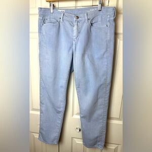 GAP 1969 Sexy Boyfriend Jeans Light Blue Shirtting Wash Mid Rise Cuffed Roll Up